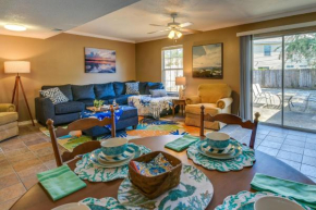 Breezy Fort Walton Townhome about 5 Mi to Beach!